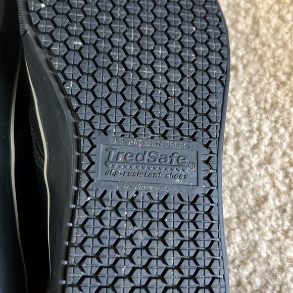 Tredsafe Non slip shoes size 7 - Picture 3 of 4